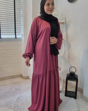 Load image into Gallery viewer, Fatimah Single-Tier Abaya
